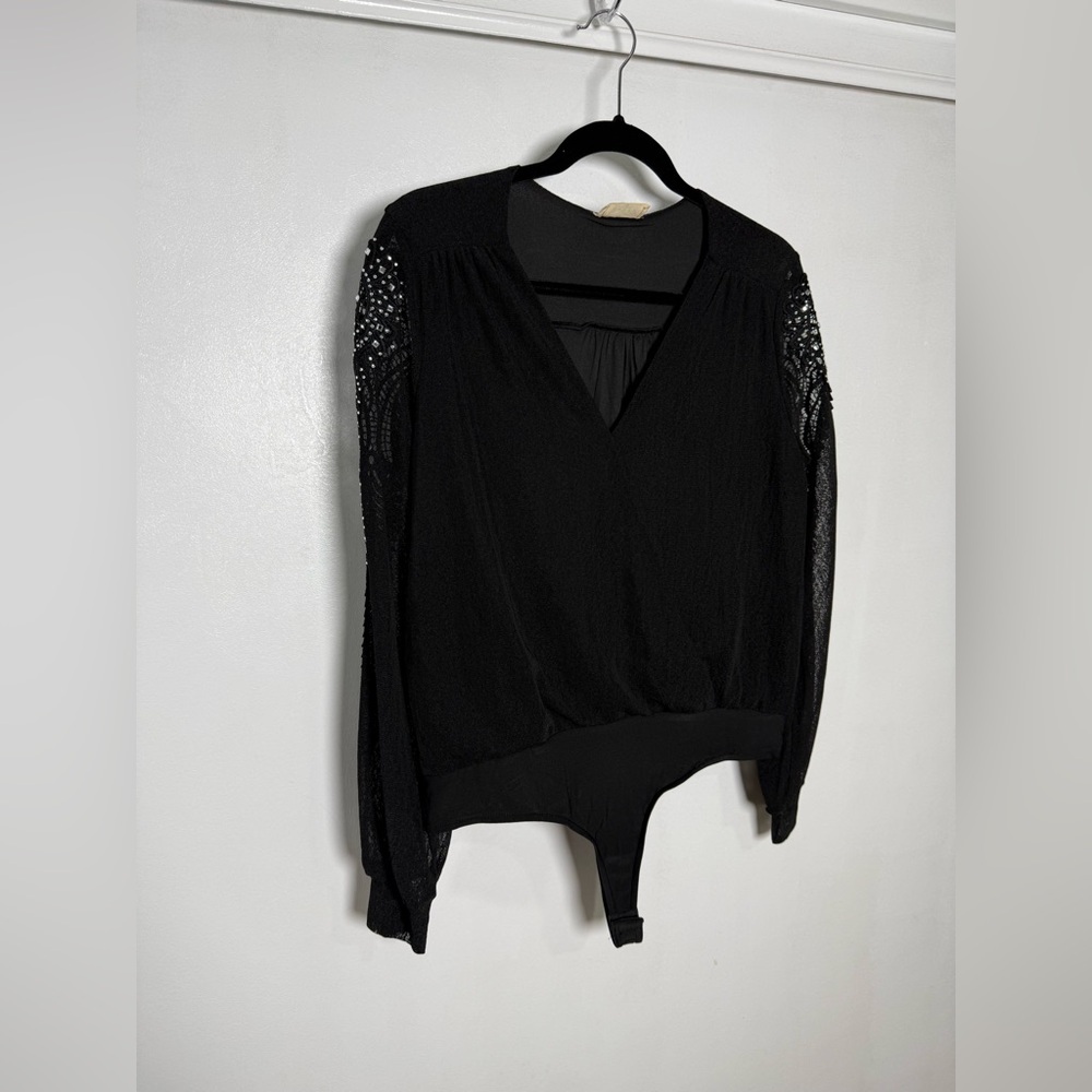 Ember Bodysuit Long Sleeve V-Neck Black Rhinestone Sleeve Size M NWOT - Picture 3 of 9